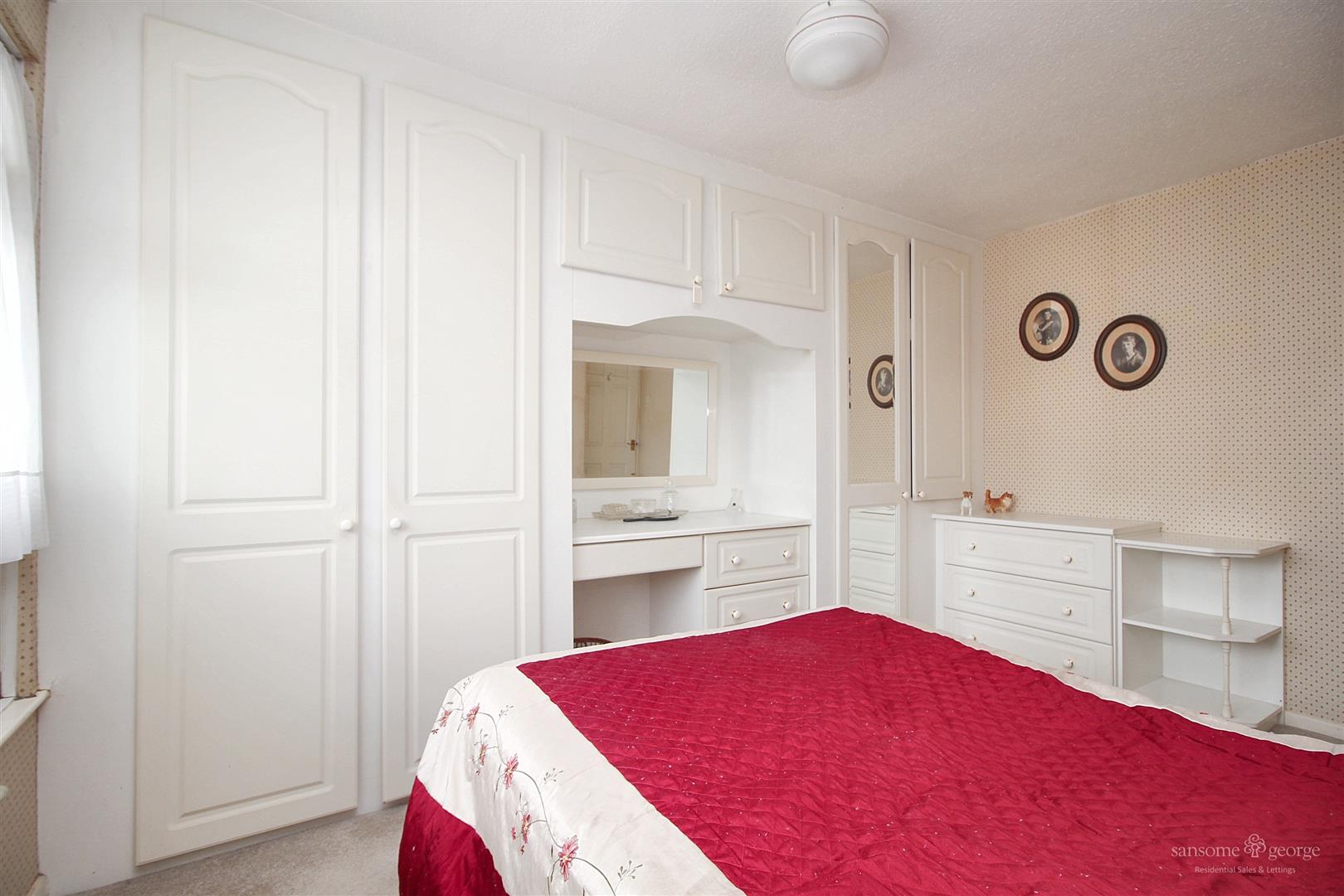 Fitzroy Crescent, Woodley, Reading
